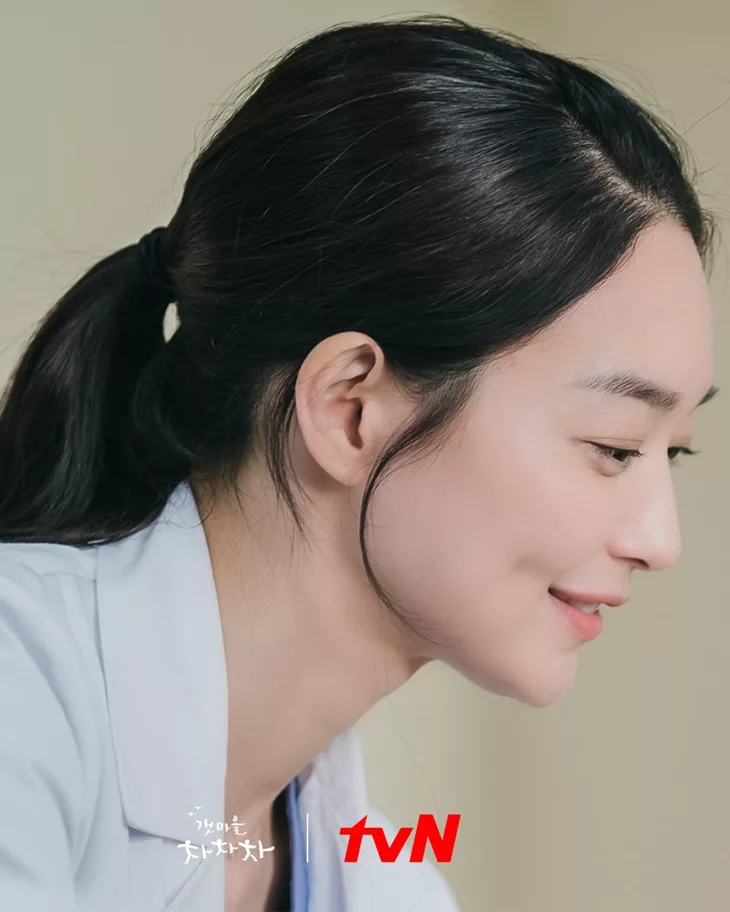 Shin Min Ah trong phim Hometown Cha-Cha-Cha Shin Min Ah trong phim Hometown Cha-Cha-Cha