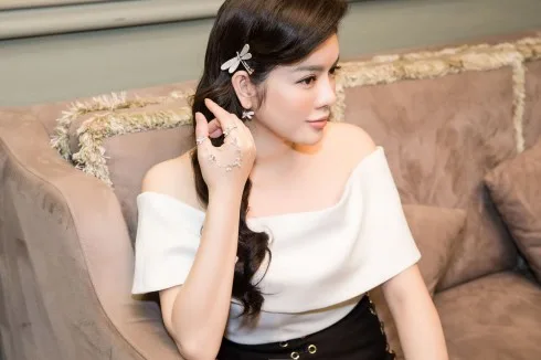Lý Nhã Kỳ đẹp yêu kiều tại Triển lãm kim cương Staurino Fratelli