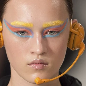 10 phong cách trang điểm & làm đẹp Paris Fashion Week SS 2017