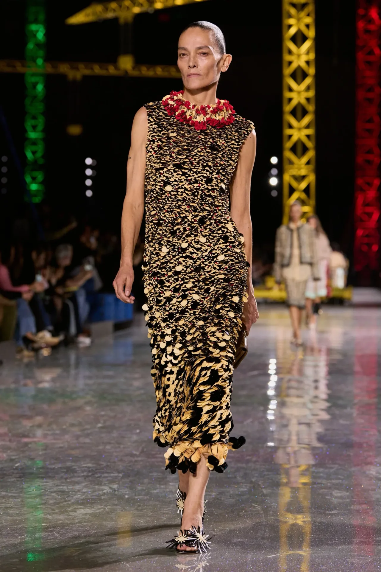 Người mẫu Tây Ban Nha Laura Ponte trình diễn BST Chanel Thu - Đông 2026 ở tuổi 52 sau khi xuất hiện trong show Haute Couture đầu tay của Matthieu Blazy.
