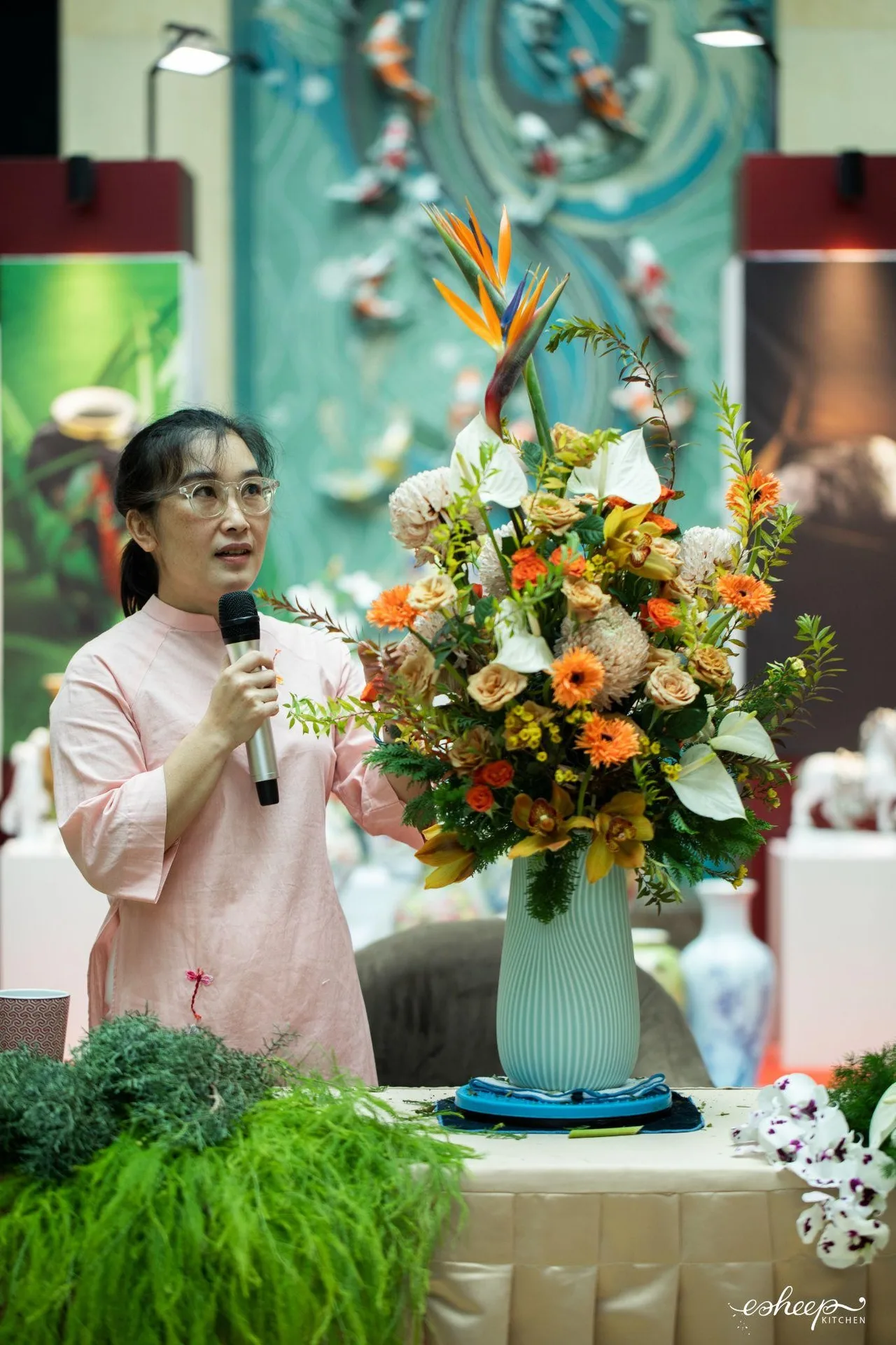 Bình hoa Minh Long - nơi sắc hoa tỏa sáng trọn vẹn chạm sắc tinh hoa