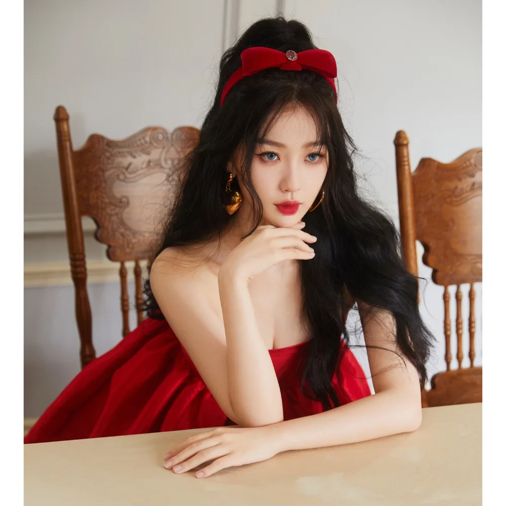 Ngôi sao Hoa ngữ Ngu Thư Hân trong tạo hình "búp bê".