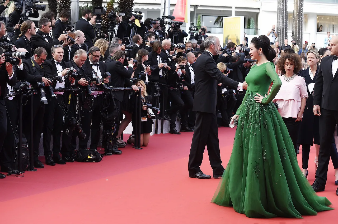 lVẻ đẹp đầy chất thơ của Lý Nhã Kỳ tại Cannes 2016 20