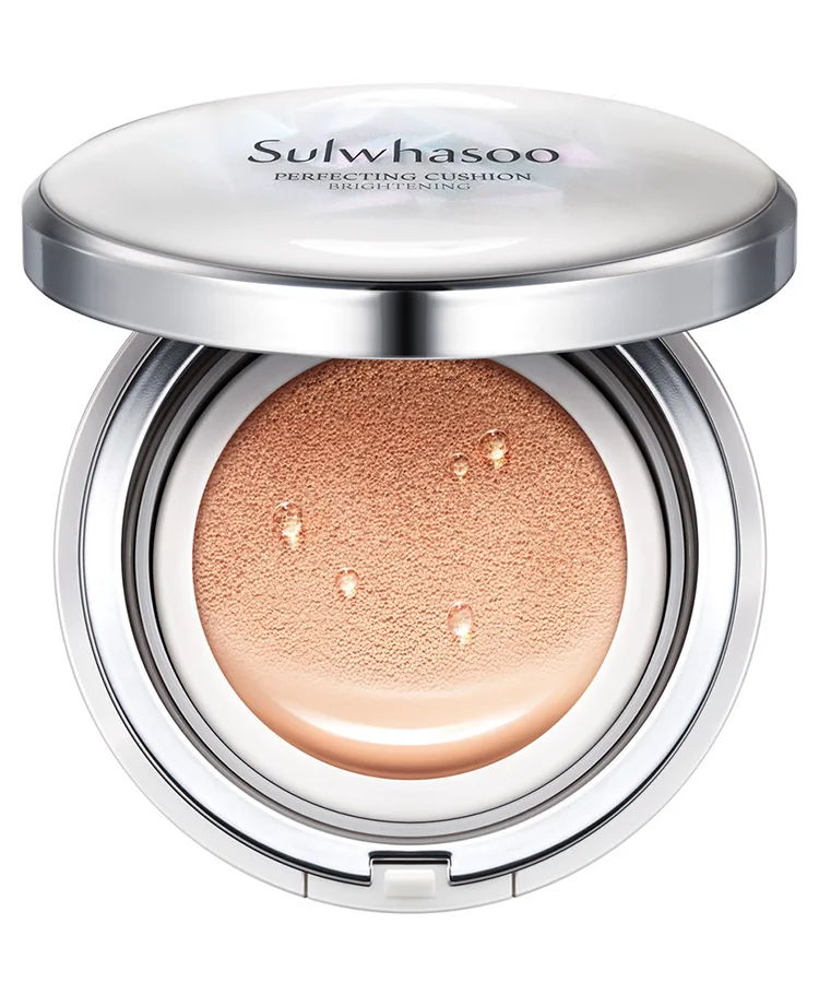 Sulwhasoo Perfecting Cushion Brightening khơi dậy và làm đẹp vẻ rạng rỡ cho da. Sản phẩm mang lại lớp nền mỏng nhẹ và giúp chống nắng bảo vệ da. Sulwhasoo Perfecting Cushion Brightening khơi dậy và làm đẹp vẻ rạng rỡ cho da. Sản phẩm mang lại lớp nền mỏng nhẹ và giúp chống nắng bảo vệ da.