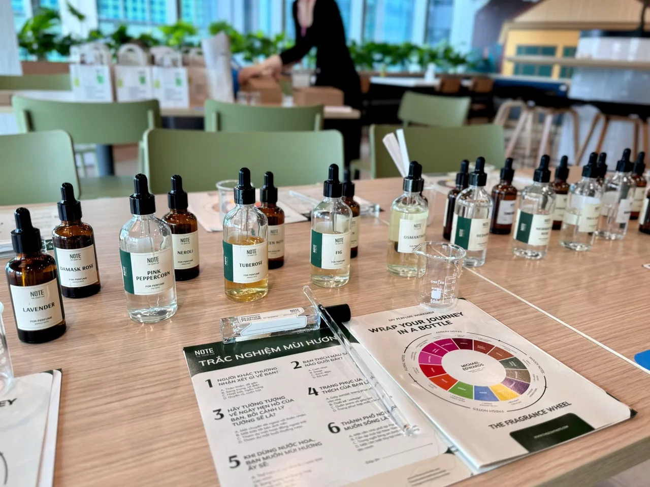 Nguyên liệu làm nước hoa tại Note - The Scent Lab - ELLE Lifestyle Map đợt 3