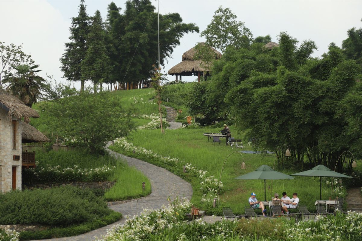 Khu nghỉ dưỡng Topas Ecolodge được bao quanh bởi thiên nhiên Tây Bắc