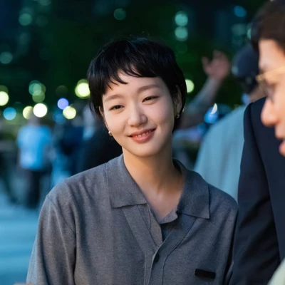 Kim Go Eun sấy khô tạo kiểu để giữ form