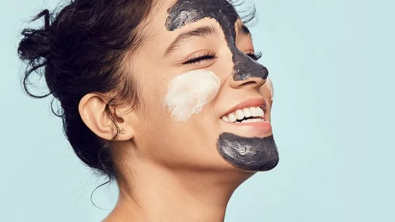 Dưỡng da chống ô nhiễm là loại sản phẩm gì mà lại làm mưa làm gió trong giới làm đẹp đến như vậy. dưỡng da - đen trắng