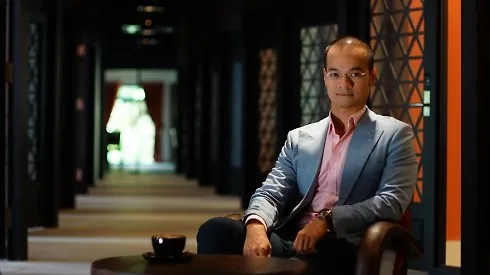 Đỗ Sơn Dương – Đồng Sáng lập kiêm CEO của Toong – trong vai trò dẫn dắt câu chuyện sẽ mở ra những góc khuất đằng sau hào quang truyền thông của khách mời.