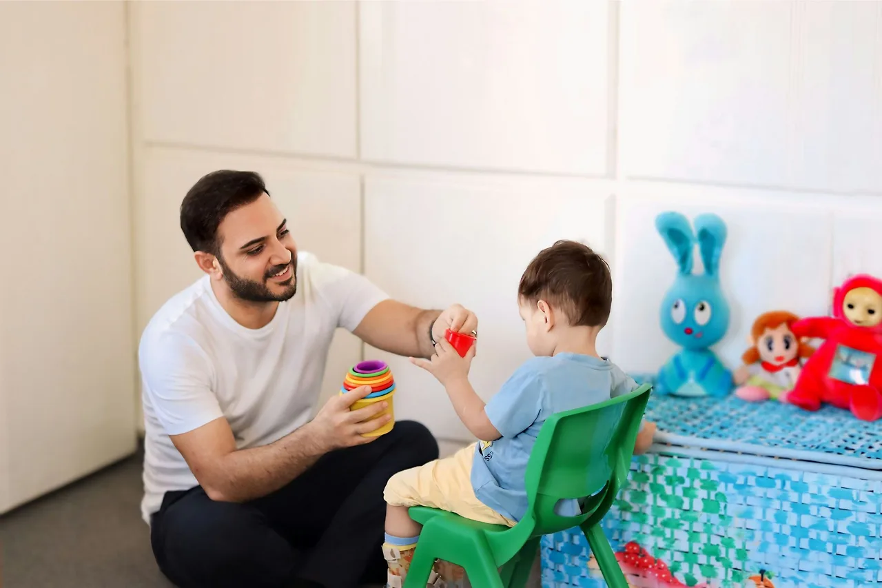 Chia đều trách nhiệm nuôi dạy con trong gia đình hiện đại