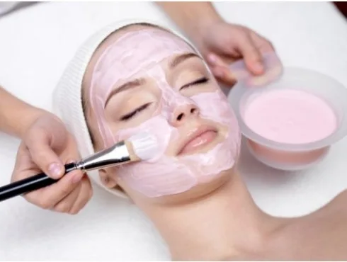 Mặt nạ trị mụn cám từ đất sét hồng Mặt nạ trị mụn cám từ đất sét hồng