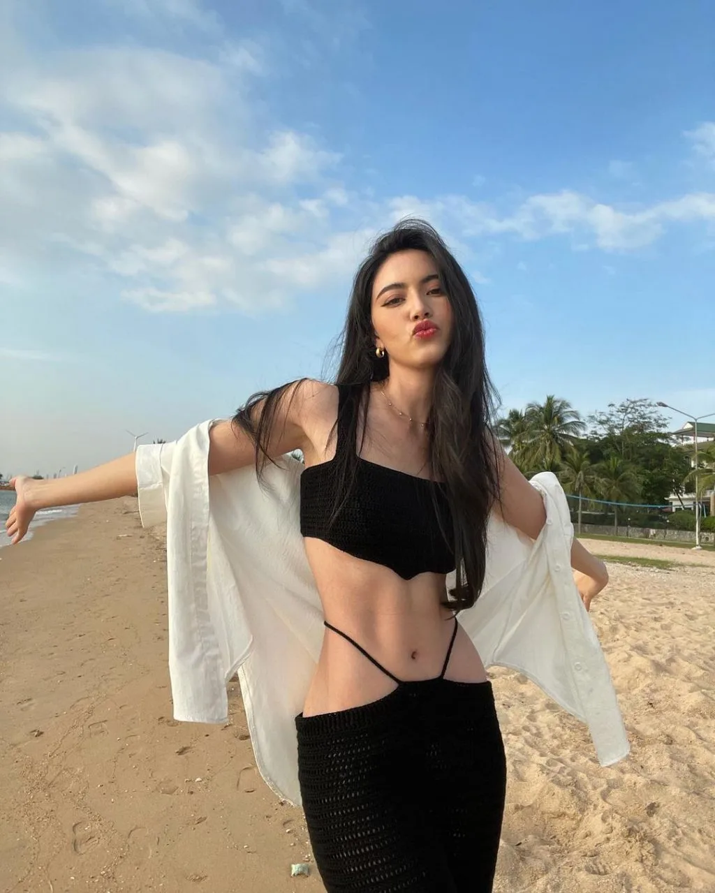 Mai Davika khoe trọn vẹn thân hình quyến rũ và vòng eo siêu nhỏ của mình Mai Davika khoe trọn vẹn thân hình quyến rũ và vòng eo siêu nhỏ của mình