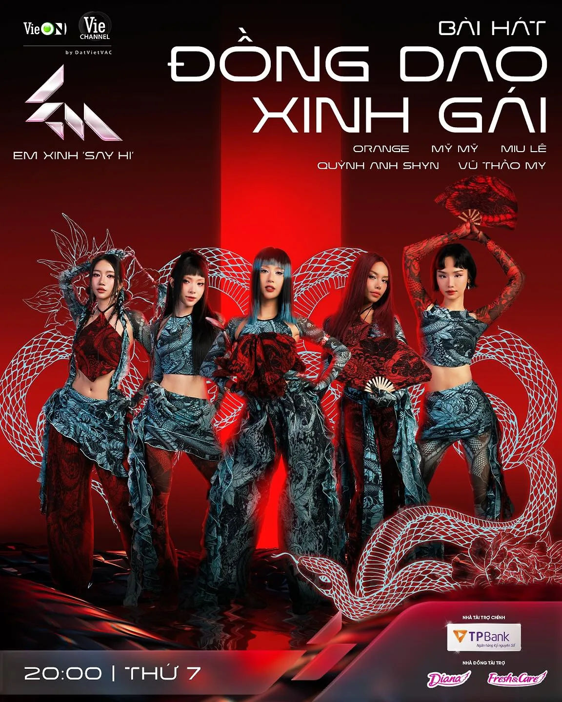 Nhóm "Đồng Dao Xinh Gái" cùng bộ trang phục được thương hiệu Duc Studio thiết kế riêng