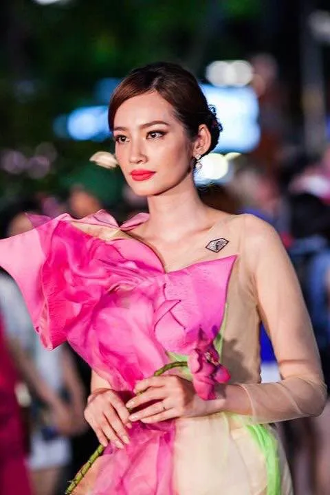Thành phố Áo dài - thời trang đường phố đẹp và ý nghĩa 04