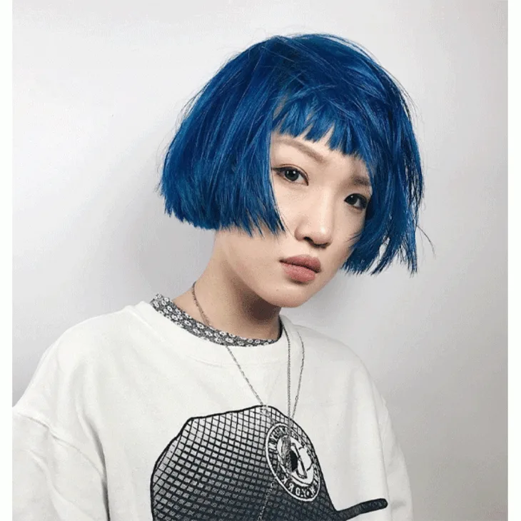 Màu nhuộm nổi bật kết hợp với kiểu tóc Micro-Bob thêm phần táo bạo. Ảnh: Instagram@ stanleyman001. Màu nhuộm nổi bật kết hợp với kiểu tóc Micro-Bob thêm phần táo bạo. Ảnh: Instagram@ stanleyman001.