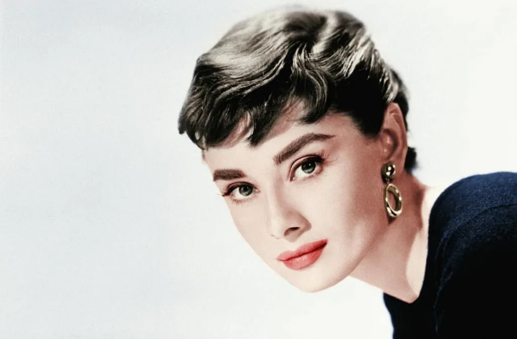 Audrey Hepburn kẻ mắt Doe Eyes Audrey Hepburn kẻ mắt Doe Eyes
