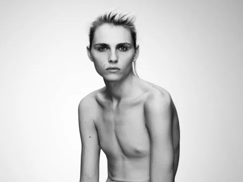 HÌnh ảnh Andrej Pejic khi chưa giải phẫu chuyển giới