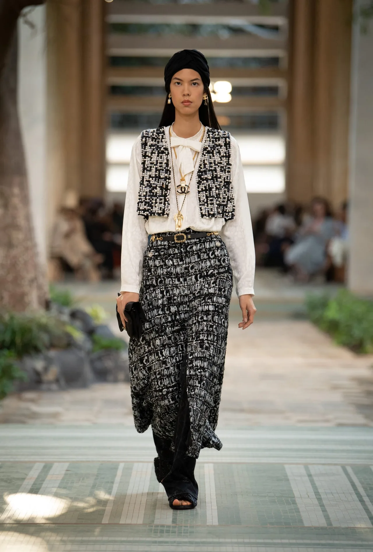 CHANEL Métiers d art DAKAR 2023 look 52