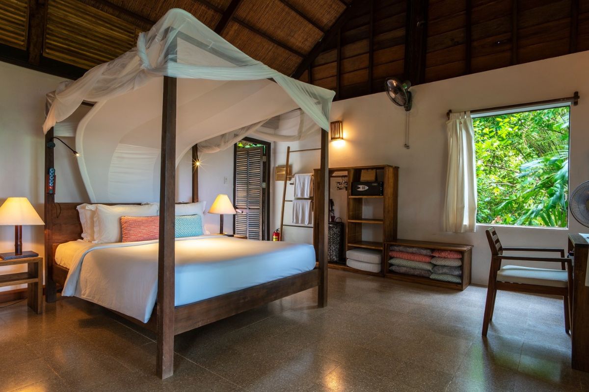 Phòng ngủ tại khu nghỉ dưỡng Mango Bay