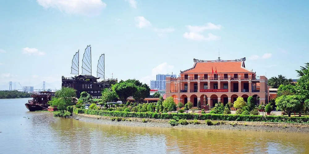 Bến Nhà Rồng