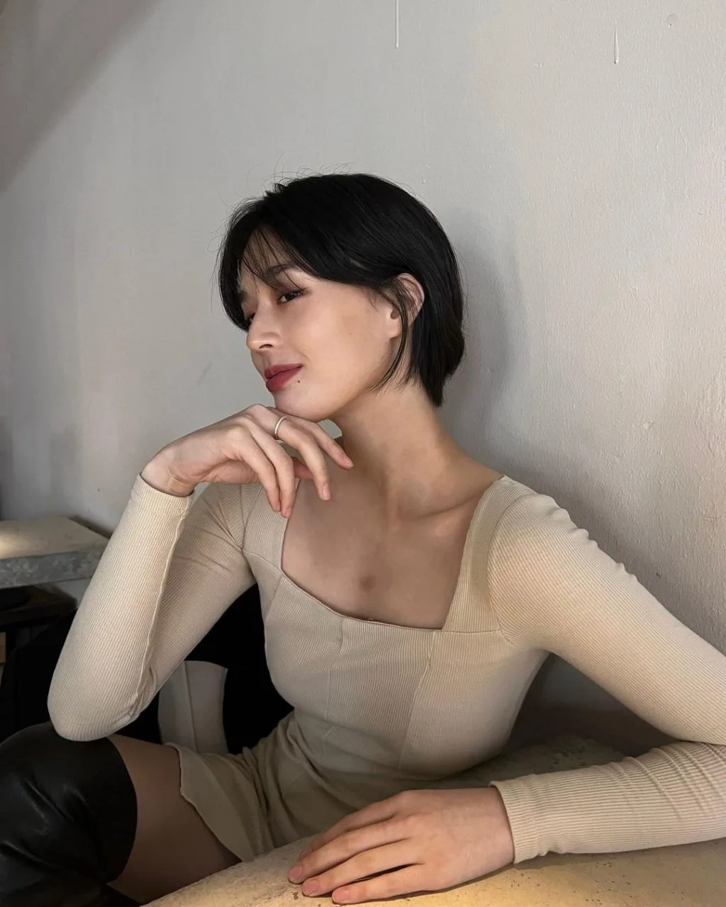 Xu hướng tóc độc đáo và cá tính lấy cảm hứng từ phong cách tomboy và yếu tố văn hóa Trung Hoa.
