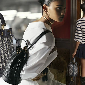 Dior mang ba lô trở lại với lớp áo jacquard huyền thoại