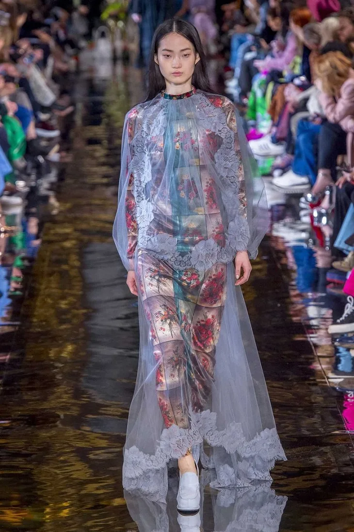 ELLE Viet Nam - Tai sao hanh dong tu mua lai thuong hieu cua Stella McCartney duoc xem la dau an khai hoang (1) ELLE Viet Nam - Tai sao hanh dong tu mua lai thuong hieu cua Stella McCartney duoc xem la dau an khai hoang (1)