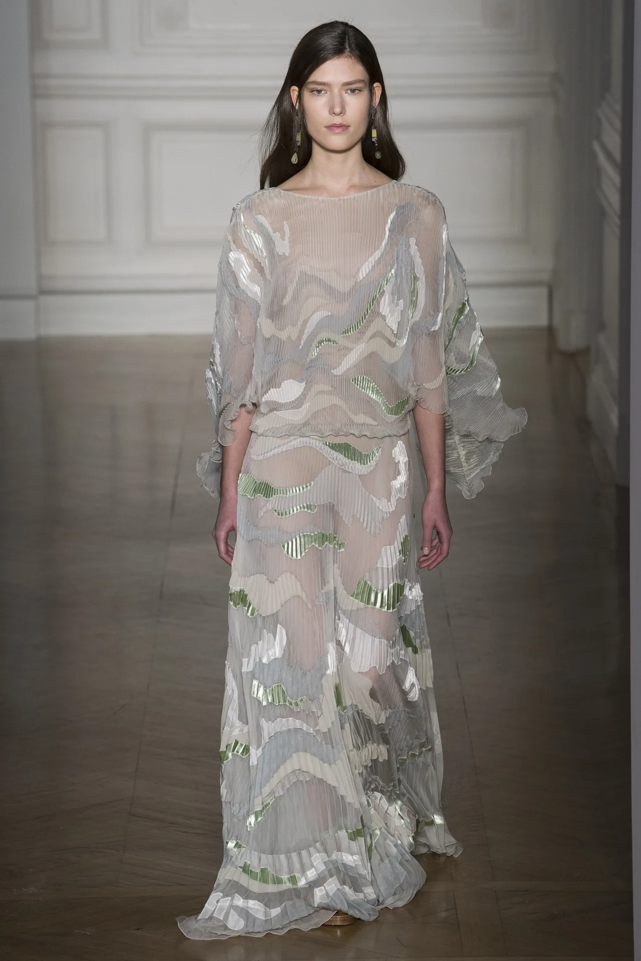 Những BST nổi bật tại tuần lễ Haute Couture Xuân-Hè 2017 - ELLE VN