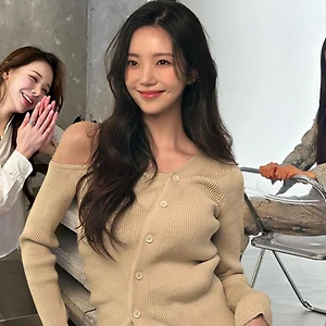 Phong cách đời thường gây ấn tượng của dàn cast nữ “Địa Ngục Độc Thân 3”