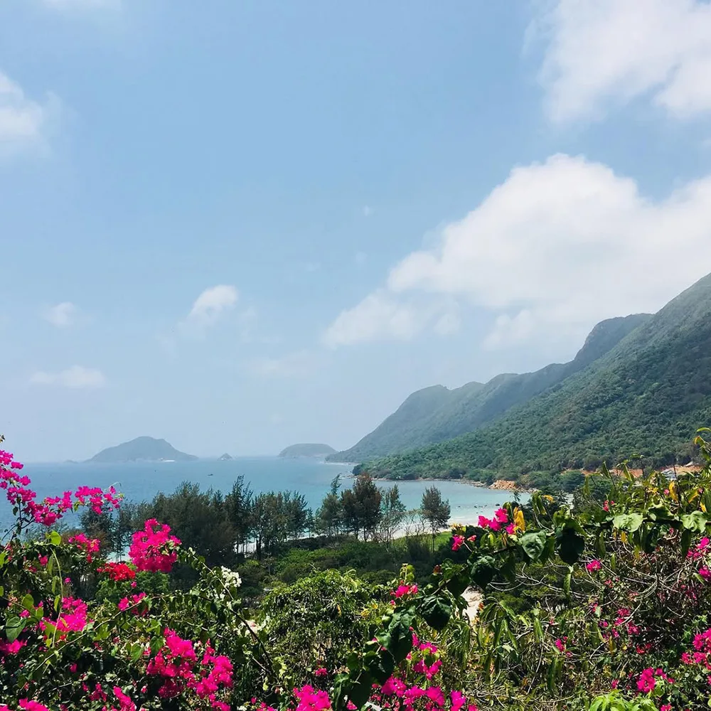 vân sơn tự nhìn ra biển