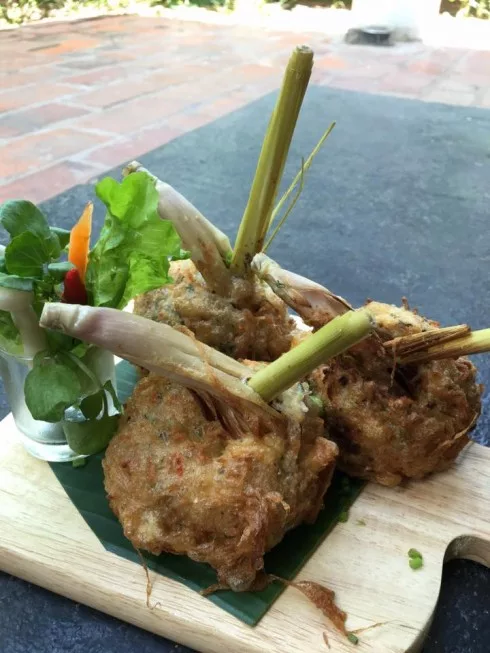 Oua si Khai - Gà bọc sả chiên