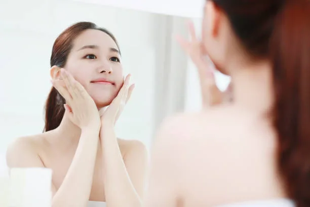 Chăm sóc da Benzoyl Peroxide giúp chăm sóc da, ngăn ngừa mụn trứng cá bằng cách tẩy tế bào chết cho da