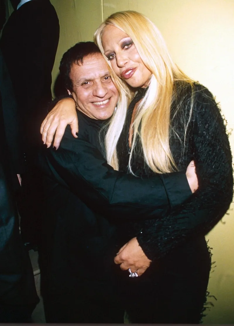 NTK quá cố Azzedine Alaia - "Ông vua đầm bó sát" và 12 dấu mốc lớn trong sự nghiệp NTK quá cố Azzedine Alaia - "Ông vua đầm bó sát" và 12 dấu mốc lớn trong sự nghiệp