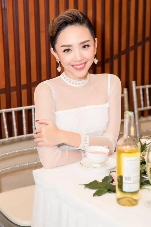 Nữ ca sĩ “Vũ điệu cồng chiêng”