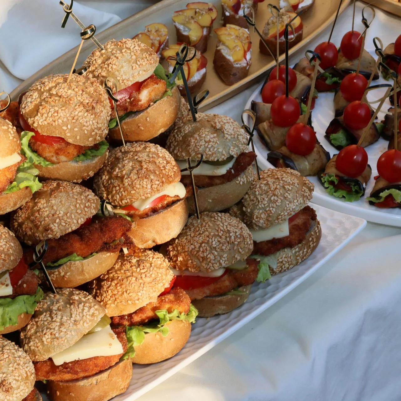 Những món finger food xem World Cup 2026