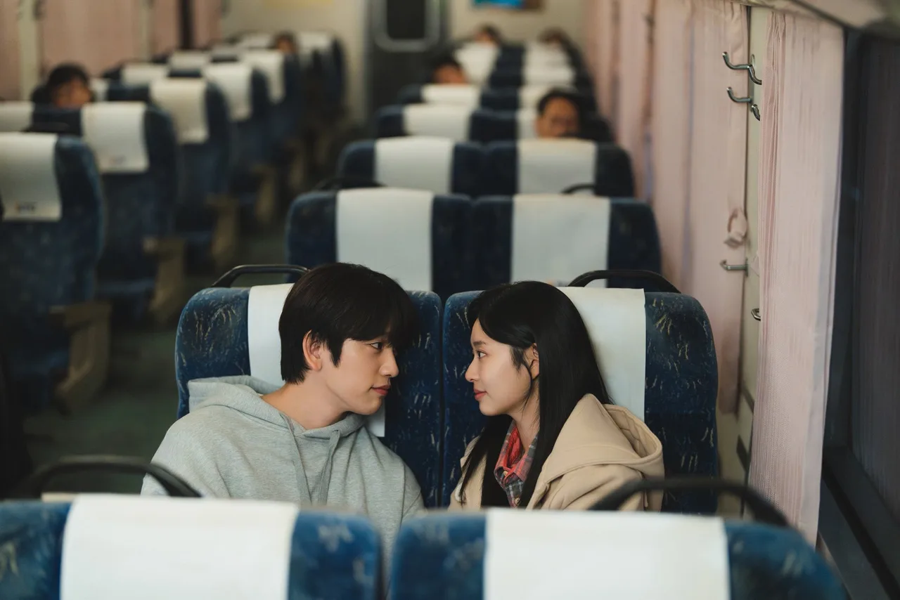 Park Jin Young và Kim Min Ju trong "Still Shining" (2026) trên Netflix 3