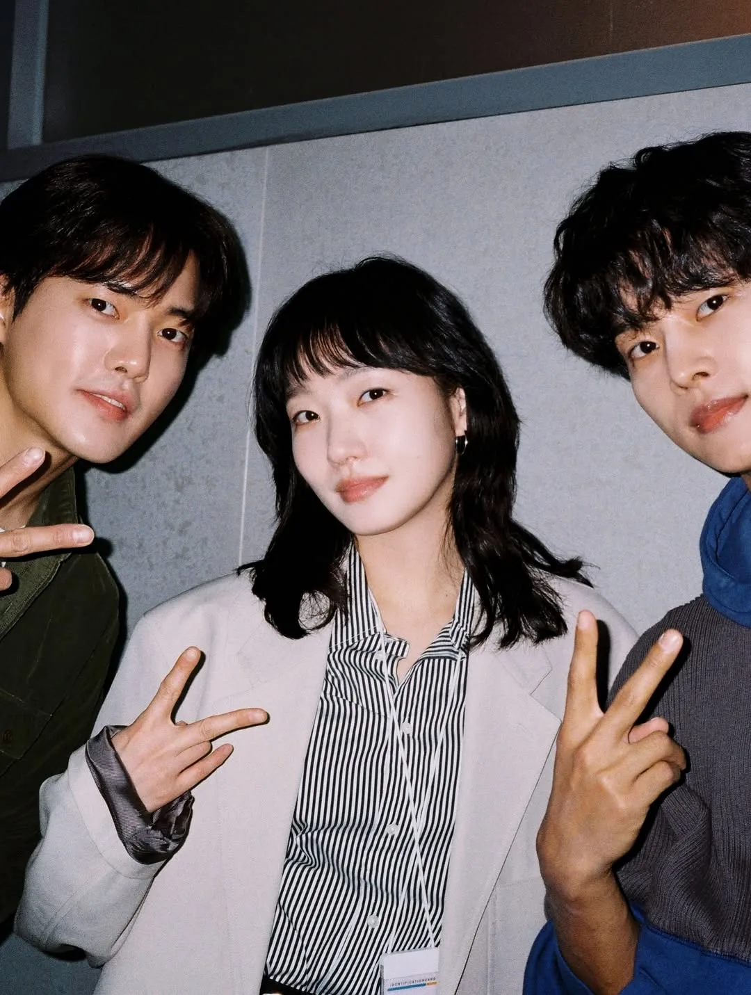 khuyên tai vòng diễn viên kim go eun