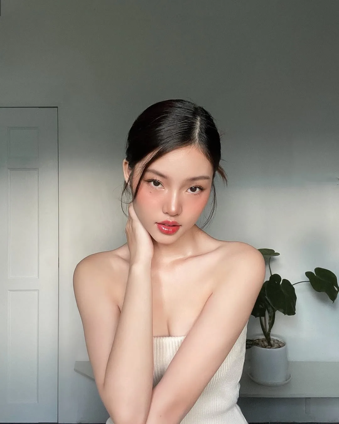 kiểu trang điểm bitten lips