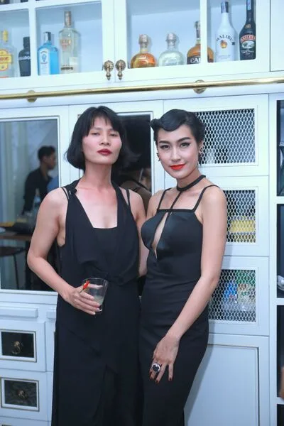 Kathy Uyên và bạn trong sự kiện khai trương Nhà hàng / Bar Saigon Lookout