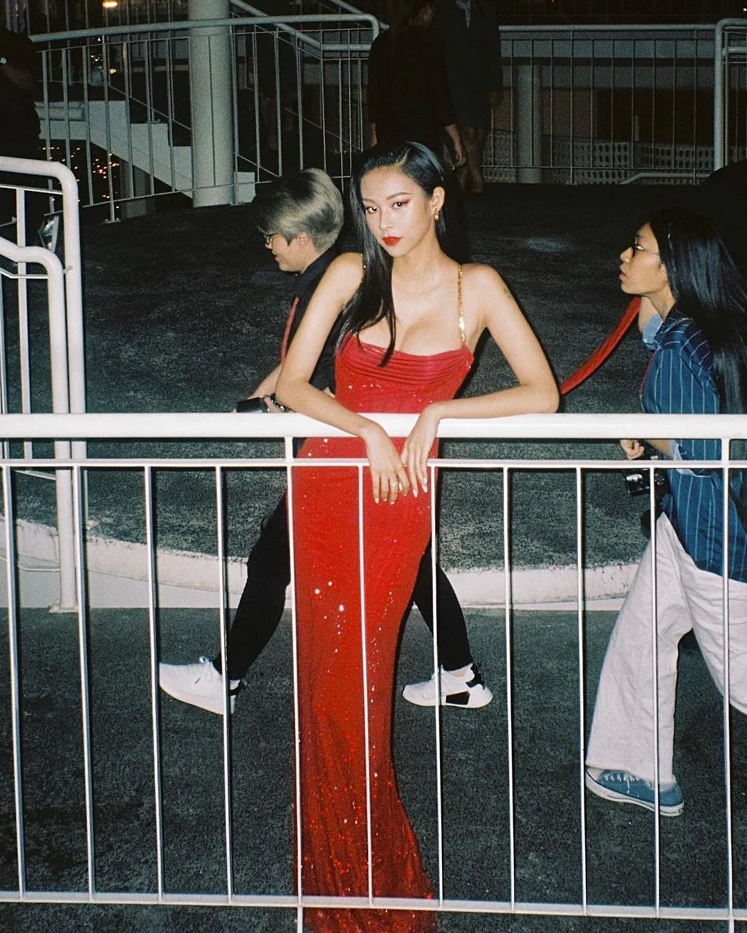 màu đỏ glam