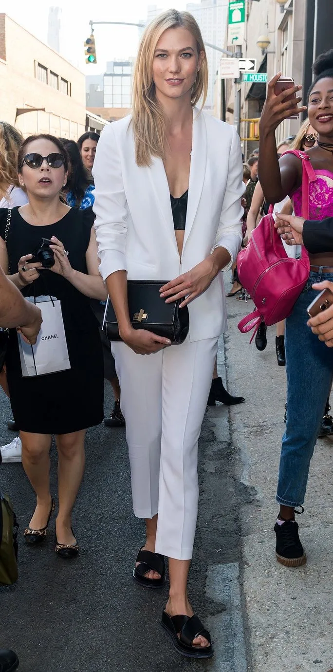 thời trang công sở Karlie Kloss 4