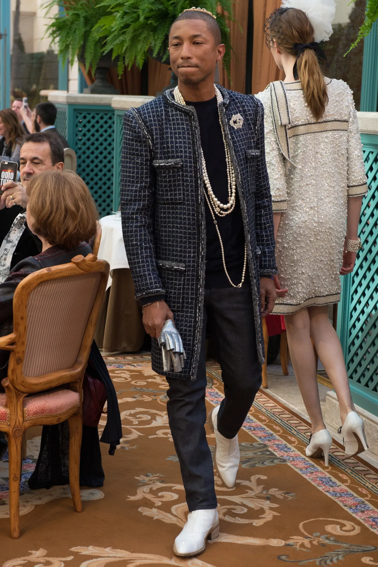 bst thoi trang chanel prefall 2017