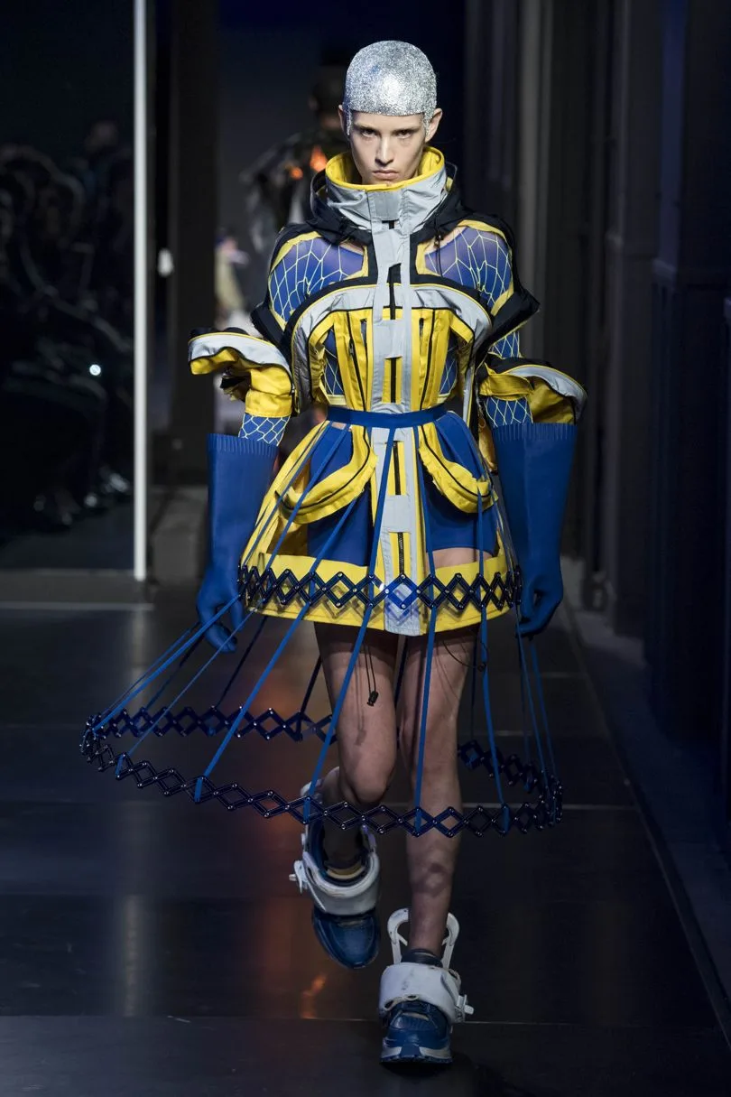BST thời trang Maison Margiela Xuân 2018 Couture: Cảm hứng vị lai thống trị sàn diễn BST thời trang Maison Margiela Xuân 2018 Couture: Cảm hứng vị lai thống trị sàn diễn