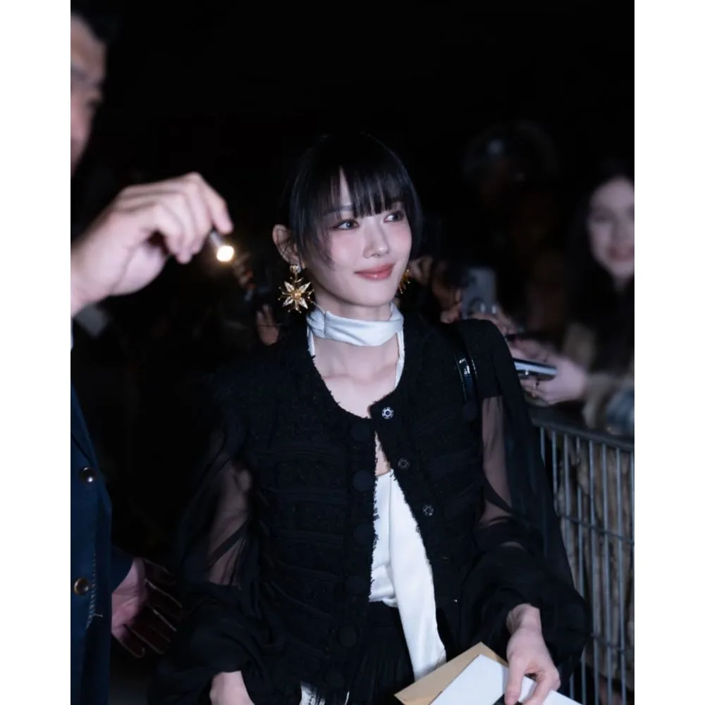 Hình ảnh Kim Yoo-jung tại Paris Fashion Week.