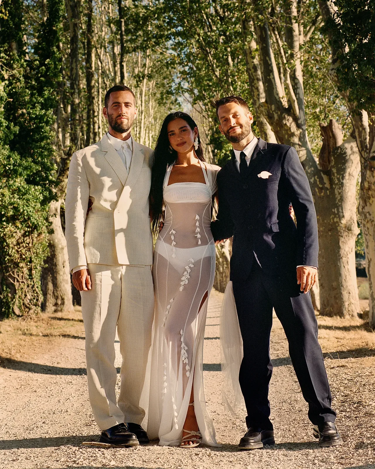 Dua Lipa tham dự lễ cưới của Simon Porte Jacquemus và Marco Maestri vào năm 2022.