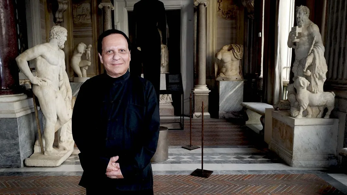 Nhà thiết kế đại tài Azzedine Alaïa qua đời Nhà thiết kế đại tài Azzedine Alaïa qua đời