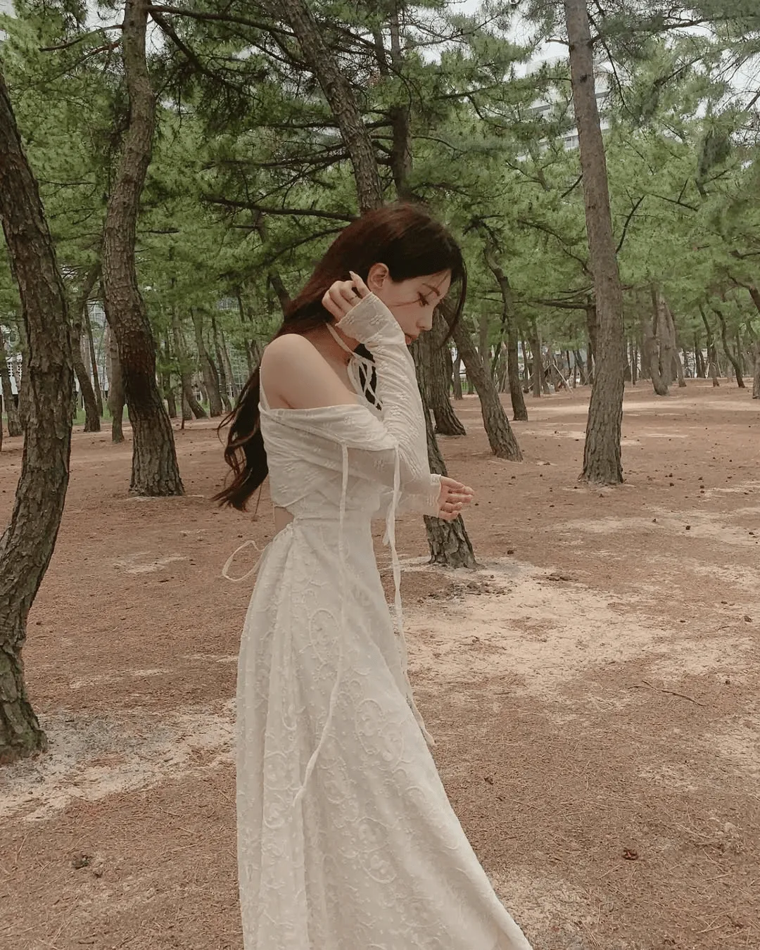 arinin_dd diện đầm trắng