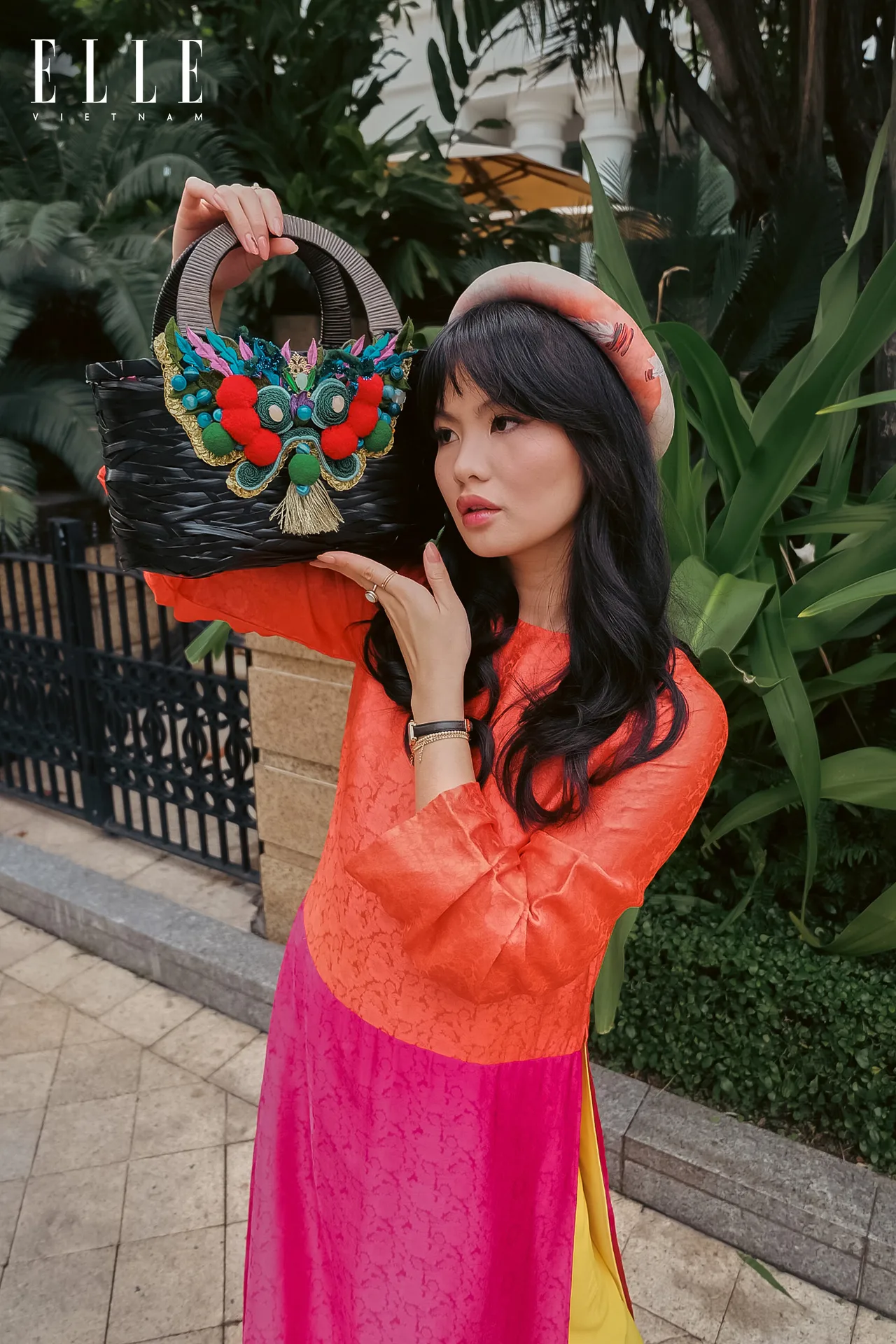 Tiffany Lai mặc áo dài Thủy Design House