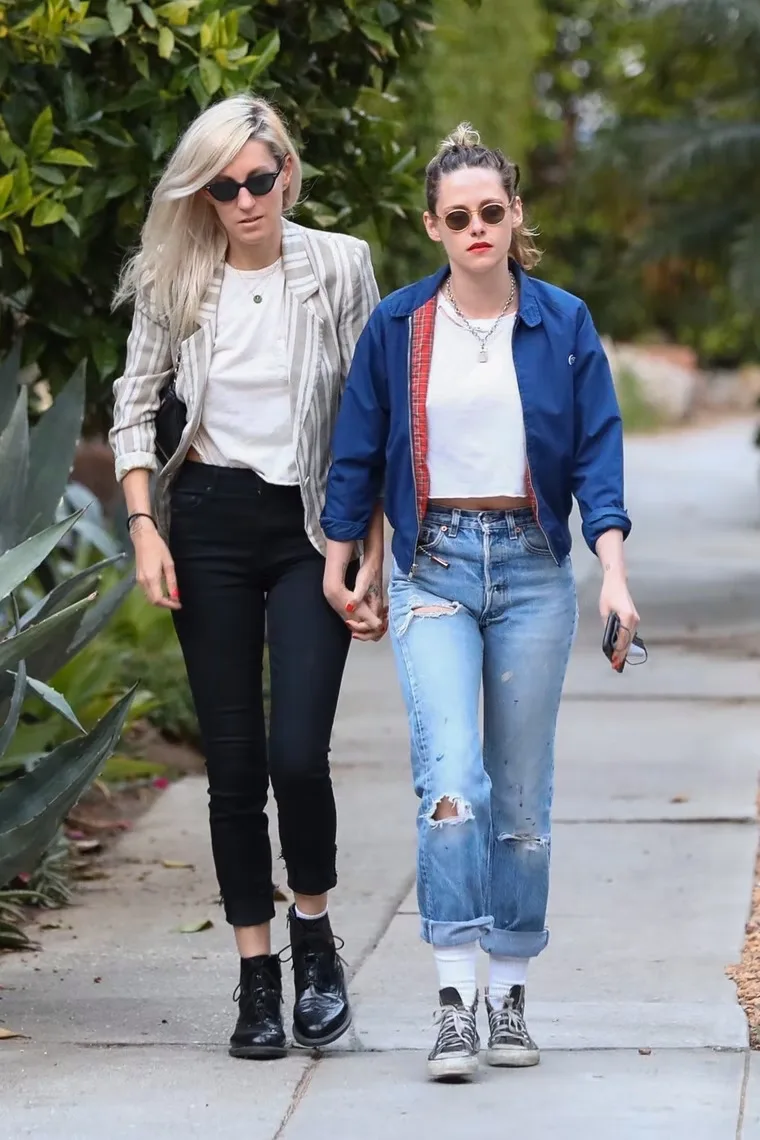 Kristen stewart diện thời trang couple cùng hôn thê