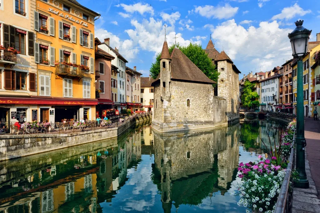 Du lịch Pháp - Châu Âu thu nhỏ trong lòng nước Pháp- Annecy, thành phố trên sông